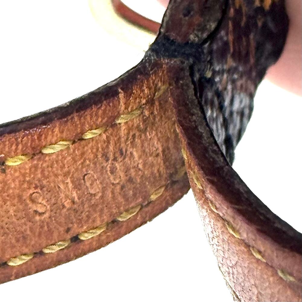 Louis Vuitton ‘Dragonne’ Monogram Keychain - Picture 10 of 10